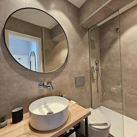 Elegant Teo Touras In Old Town Appartement